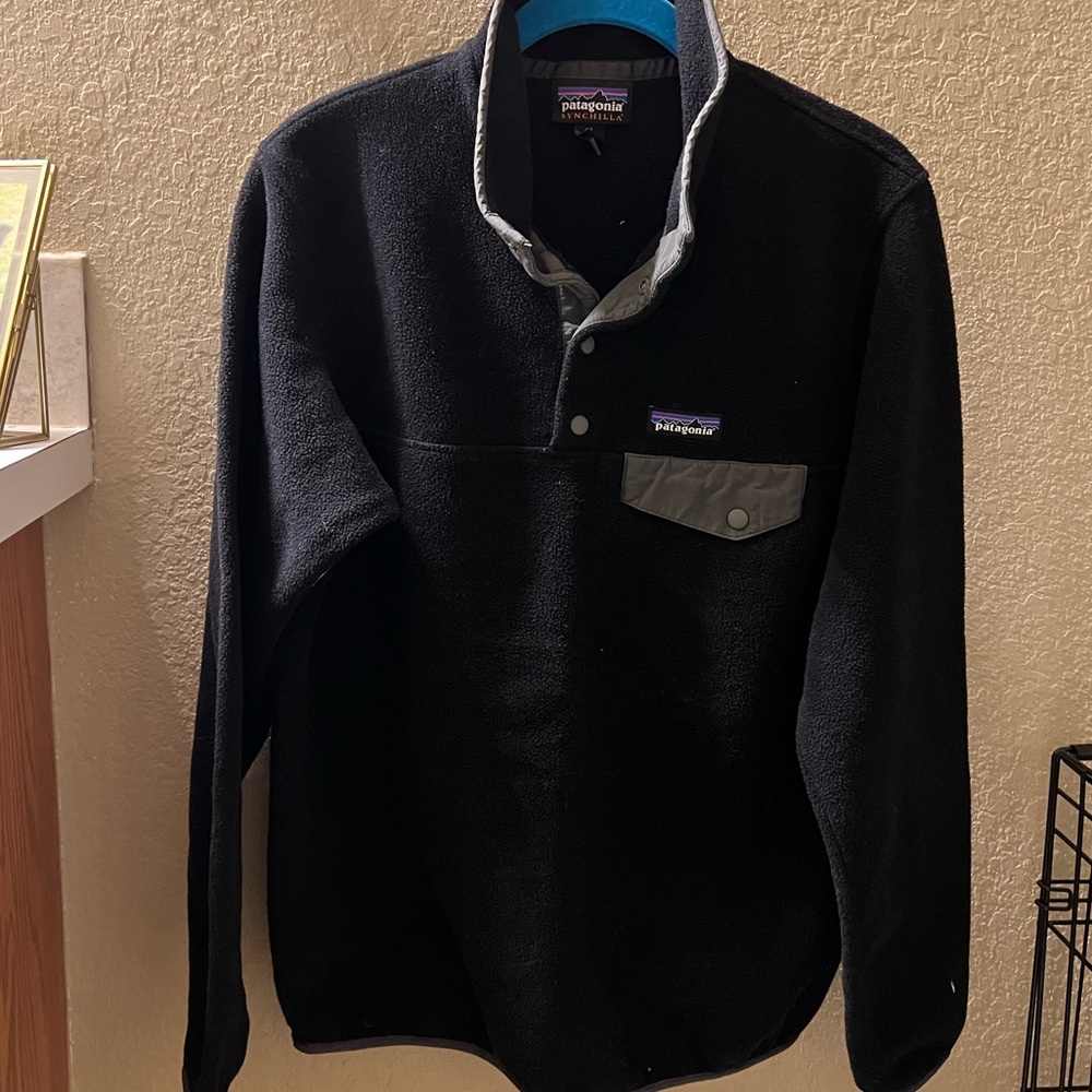 Patagonia Women's Lightweight Synchilla Snap-T Fleece Pullover in Black